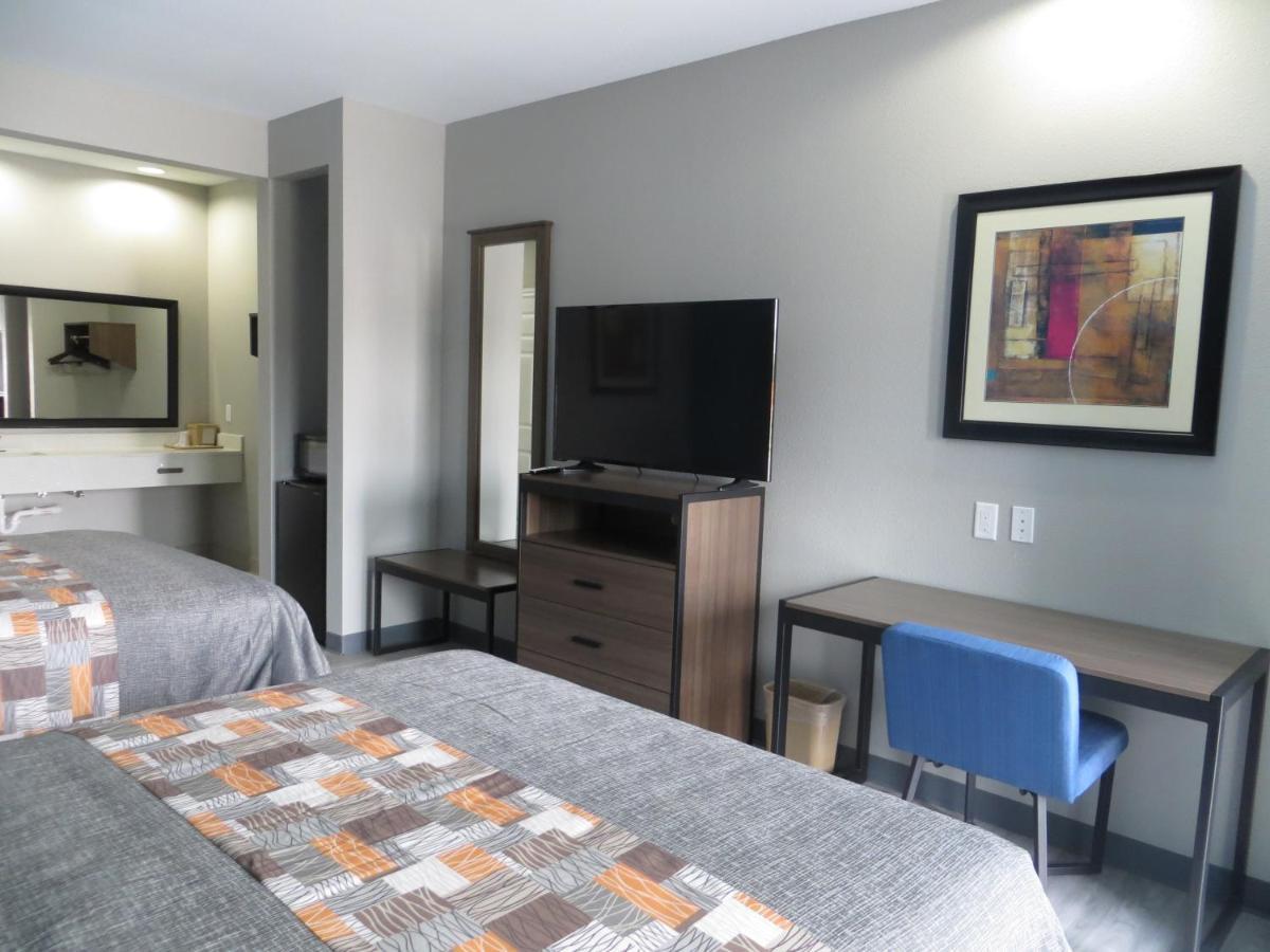 Haven Inn & Suites Willowbrook (Adults Only) Houston Bagian luar foto