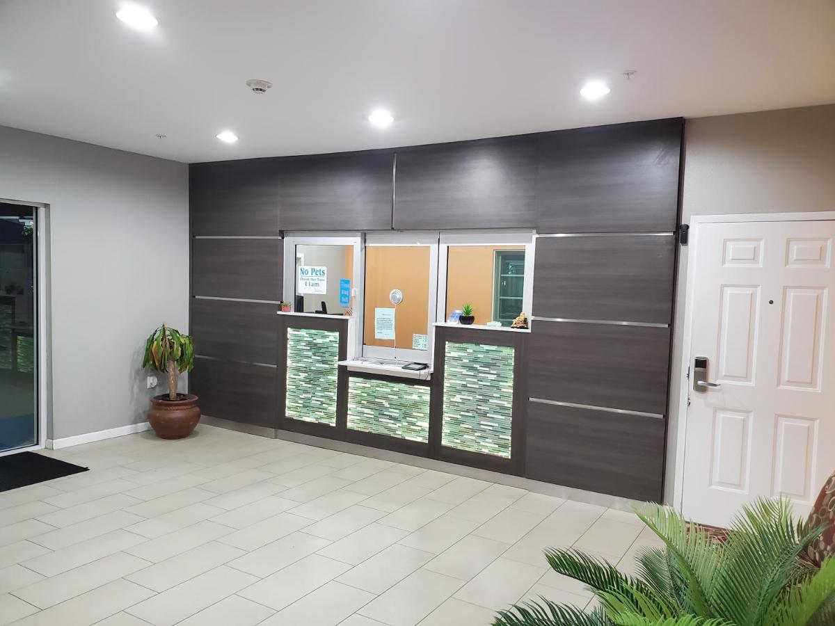 Haven Inn & Suites Willowbrook (Adults Only) Houston Bagian luar foto